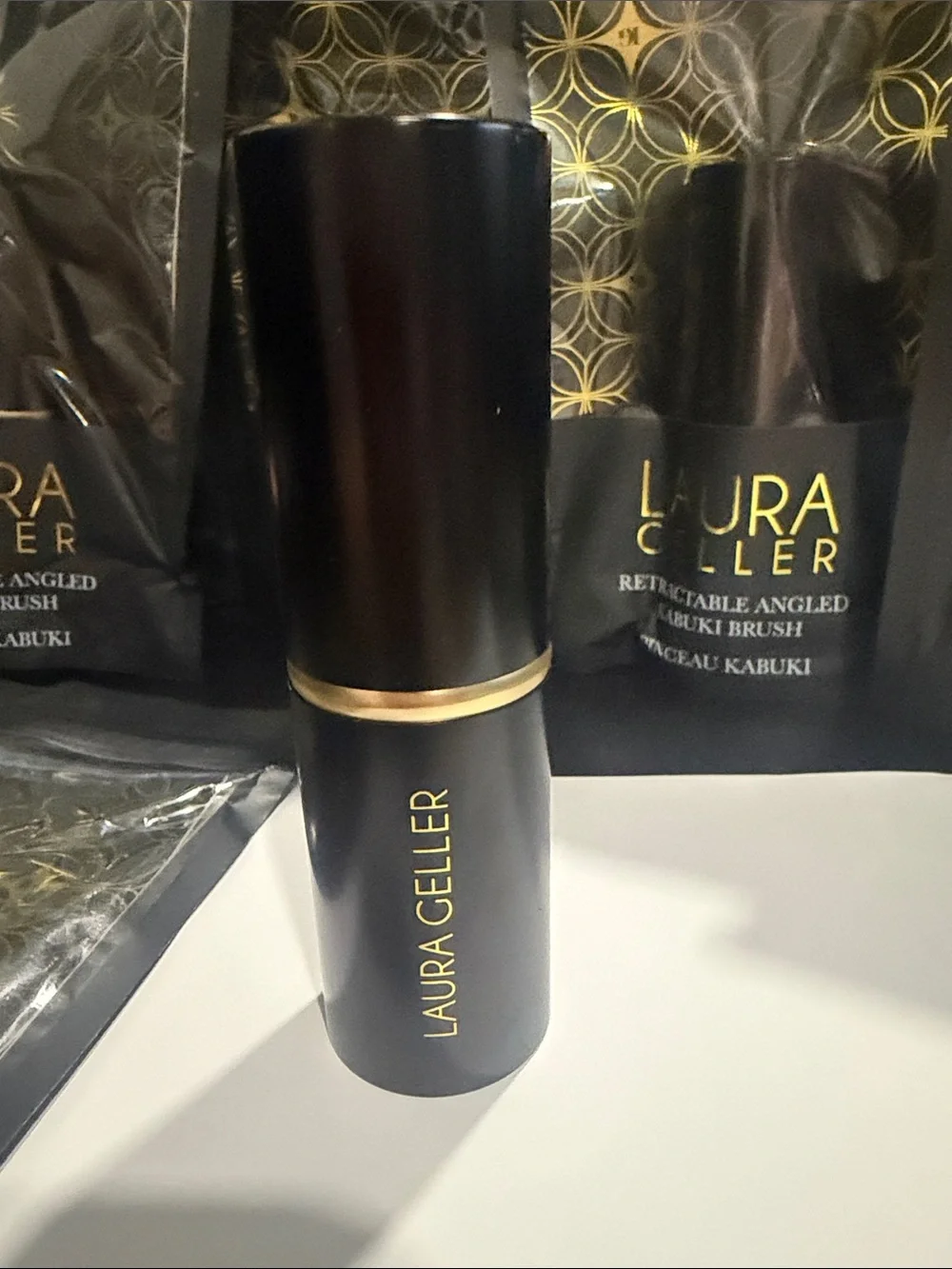 Laura Geller Black and Gold Retractable AirBrush/ Kabuki Brush/new